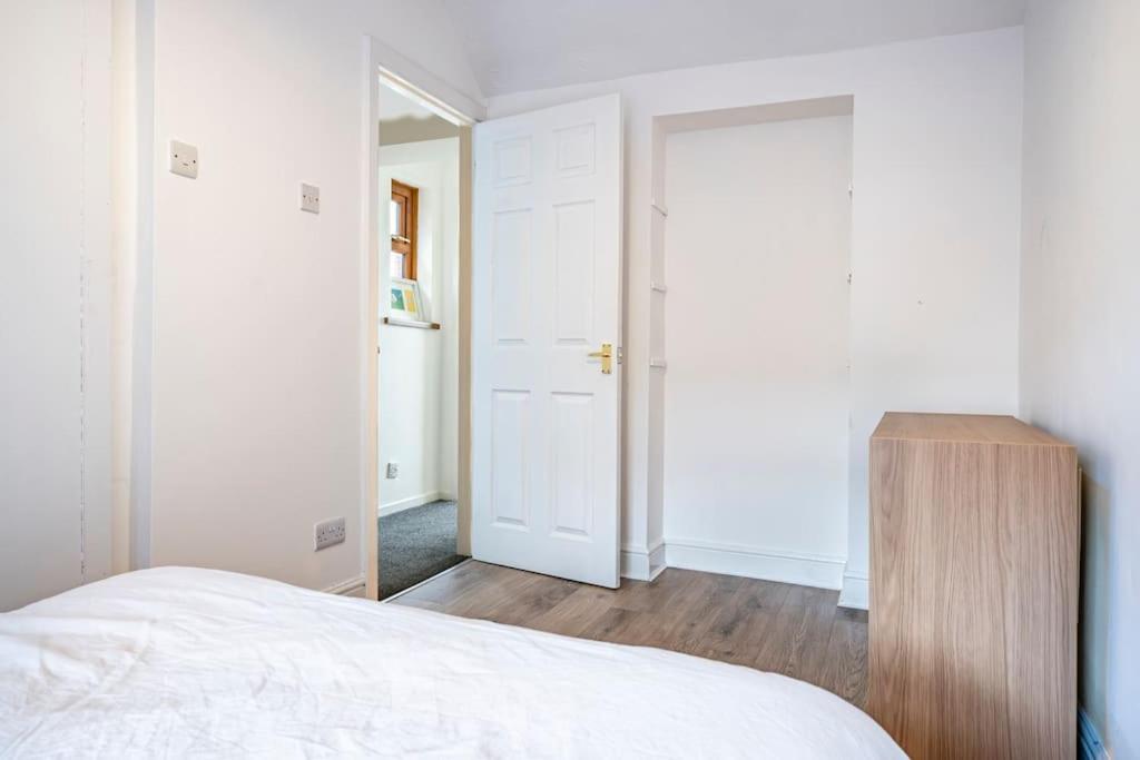 Modern 3 Bedroom House Close To Ferry And City Centre ベルファスト エクステリア 写真