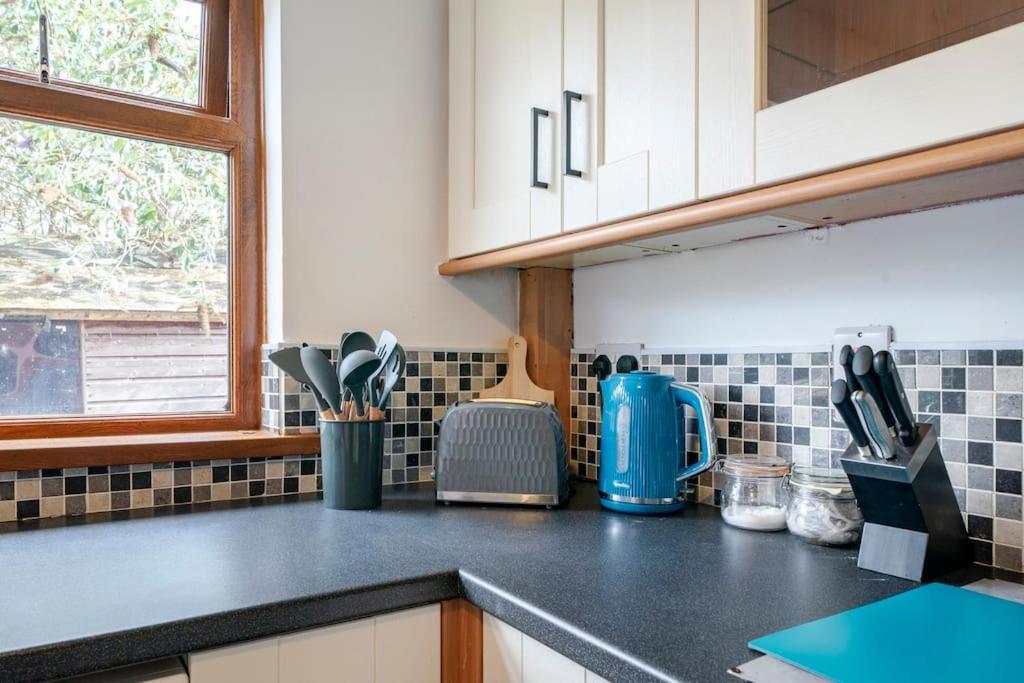 Modern 3 Bedroom House Close To Ferry And City Centre ベルファスト エクステリア 写真
